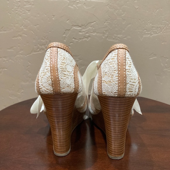 Seychelles Women's Harmony Wedge Peep Toe Pump, Natural, Size 7.5 - Picture 5 of 11